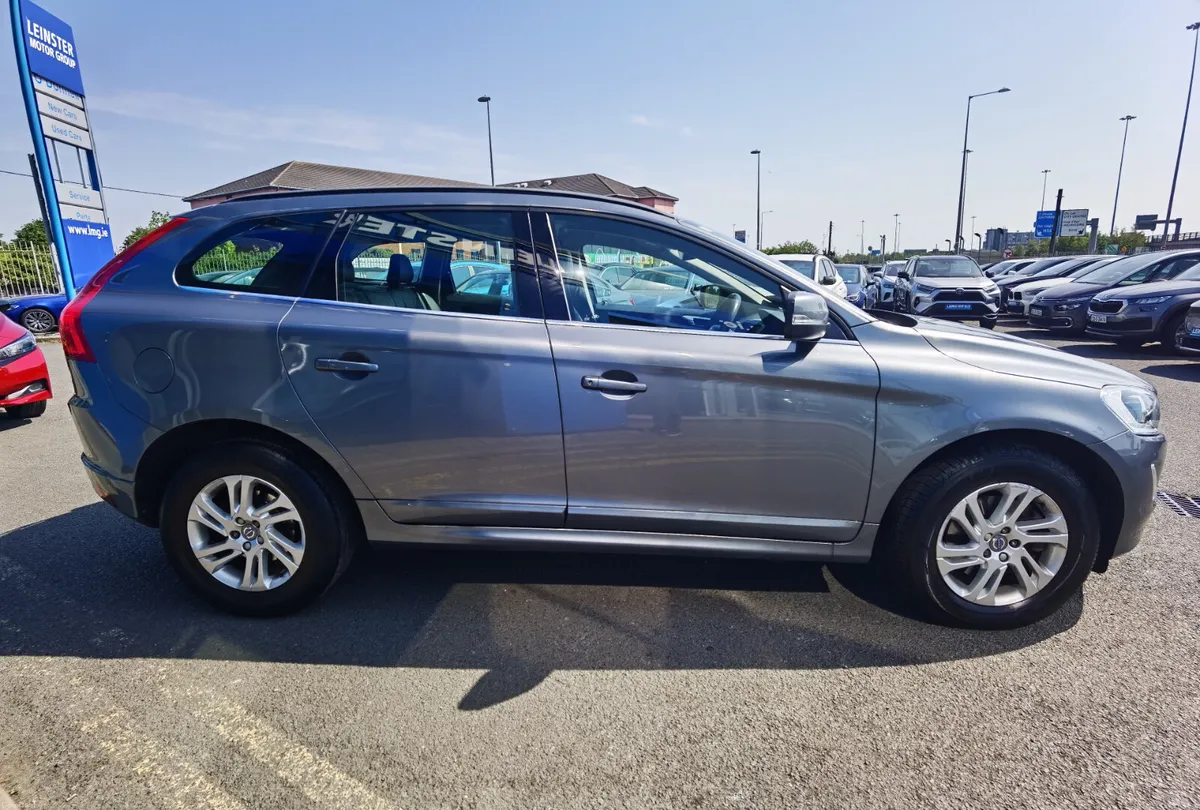 VOLVO XC60 2.0 SE NAV D4 DIESEL - Image 4