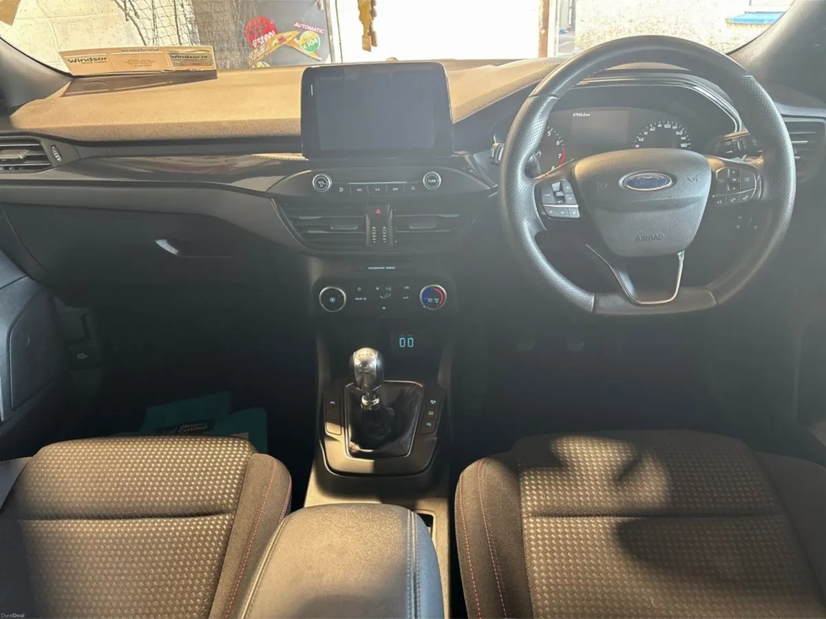 Ford Focus 1.0T EcoBoost Hybrid 125PS ST-Line - Image 4