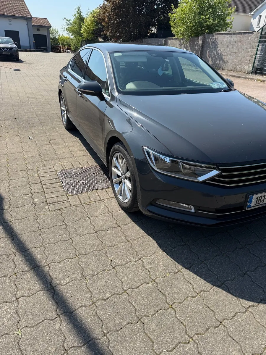 Volkswagen Passat - Image 2