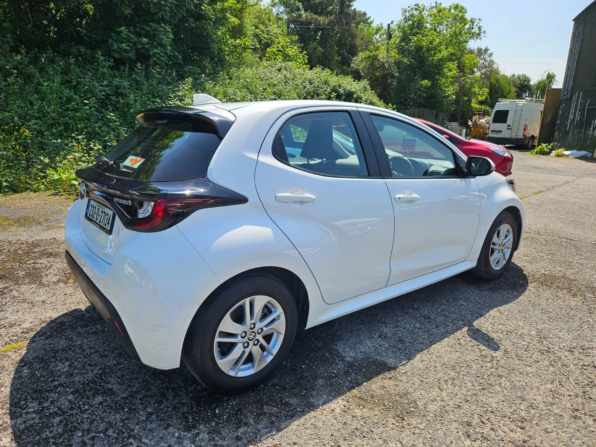 Toyota Yaris 2023 1.5 luna Hybrid - Image 4