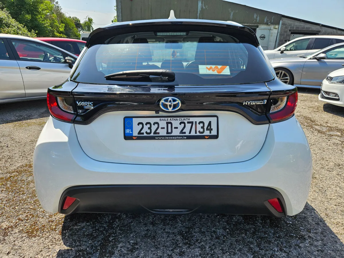 Toyota Yaris 2023 1.5 luna Hybrid - Image 6