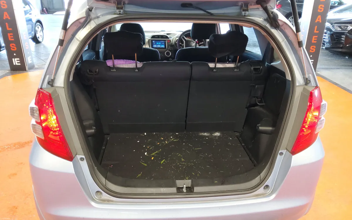 Honda Fit 2010 - Image 4