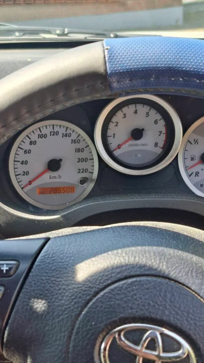 Car - Image 4