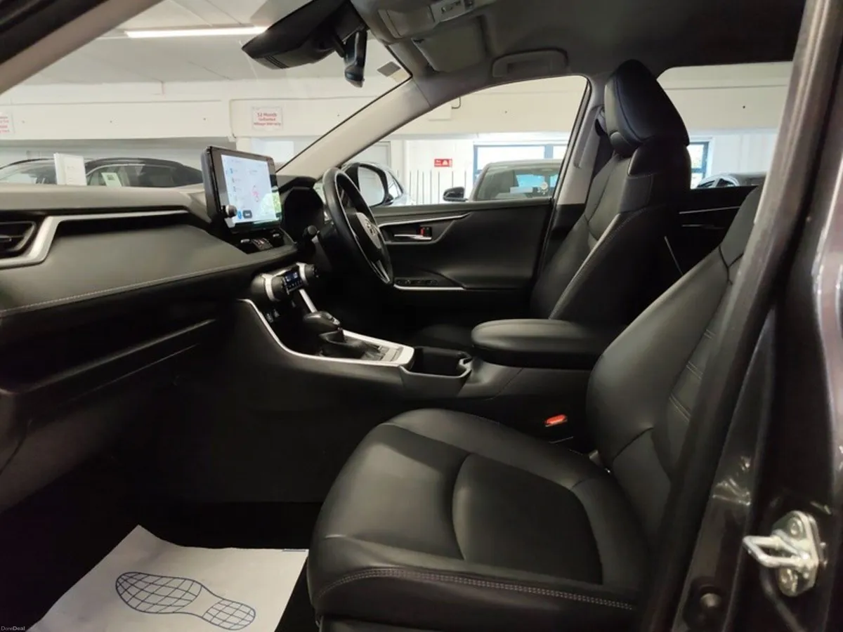 Toyota RAV4 HYBRID SOL - Image 6