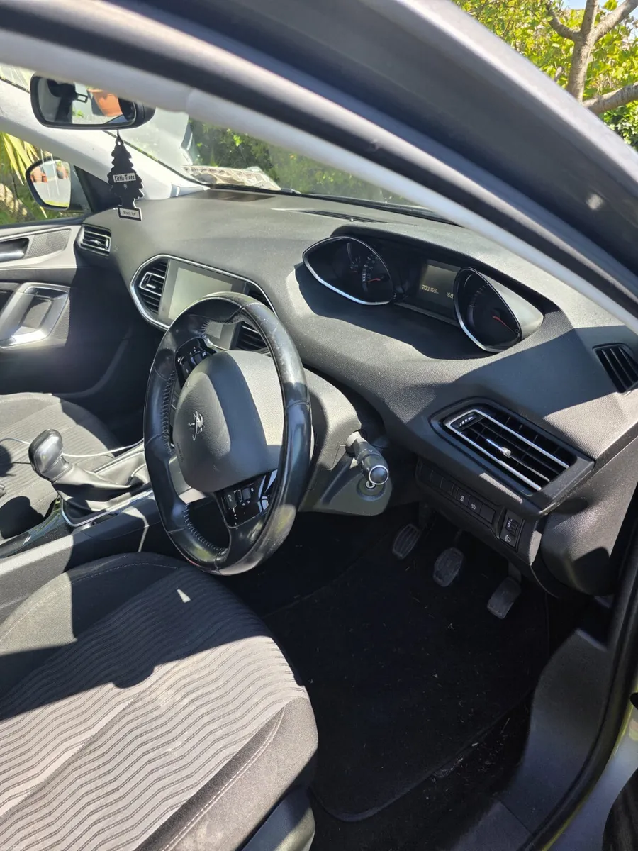 Peugeot 308 2016 - Image 5