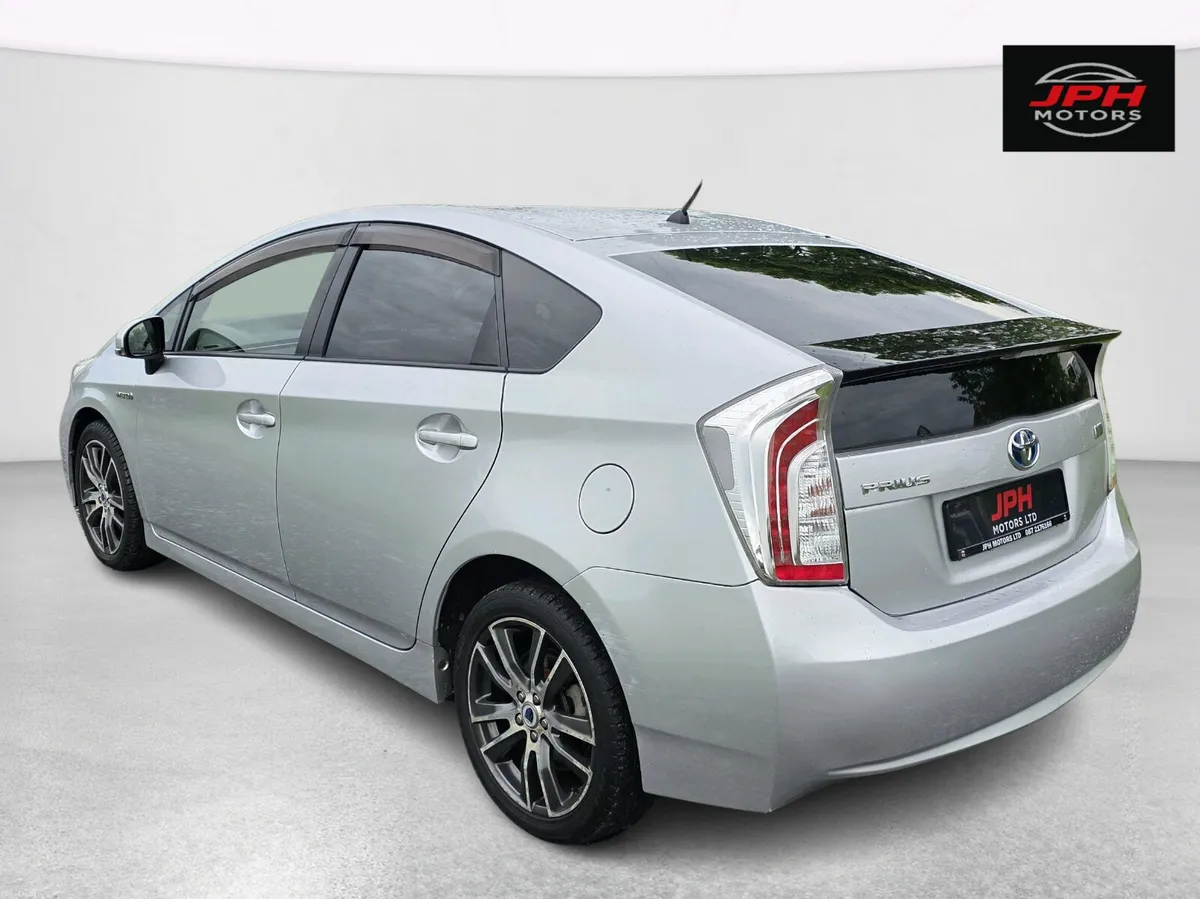 Toyota Prius 2013 - Image 4