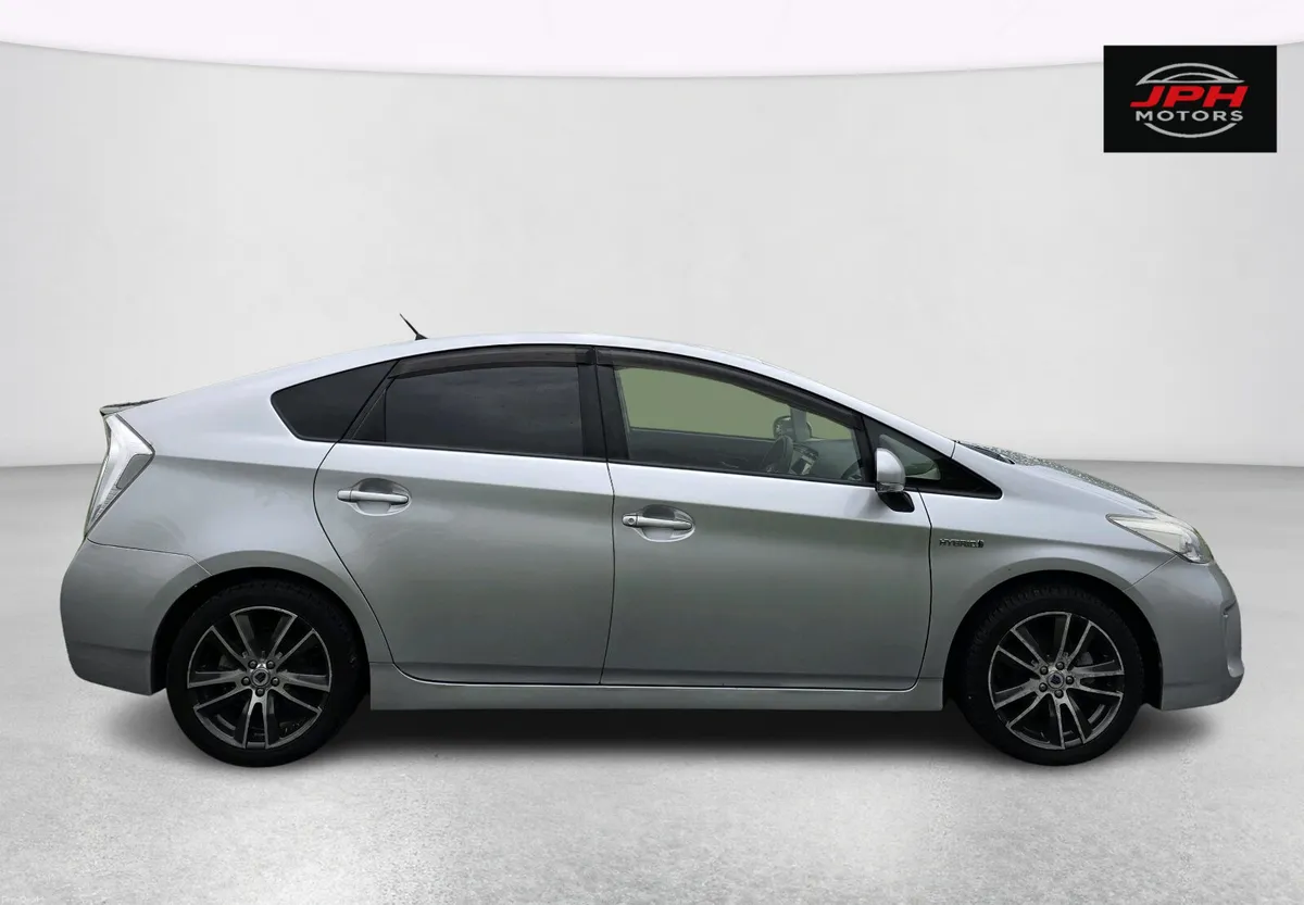 Toyota Prius 2013 - Image 3