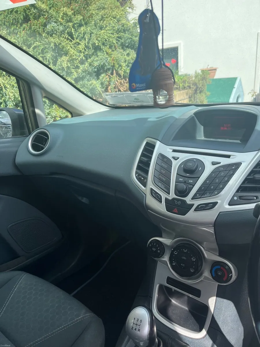Ford Fiesta 2010 1.25l - Image 3