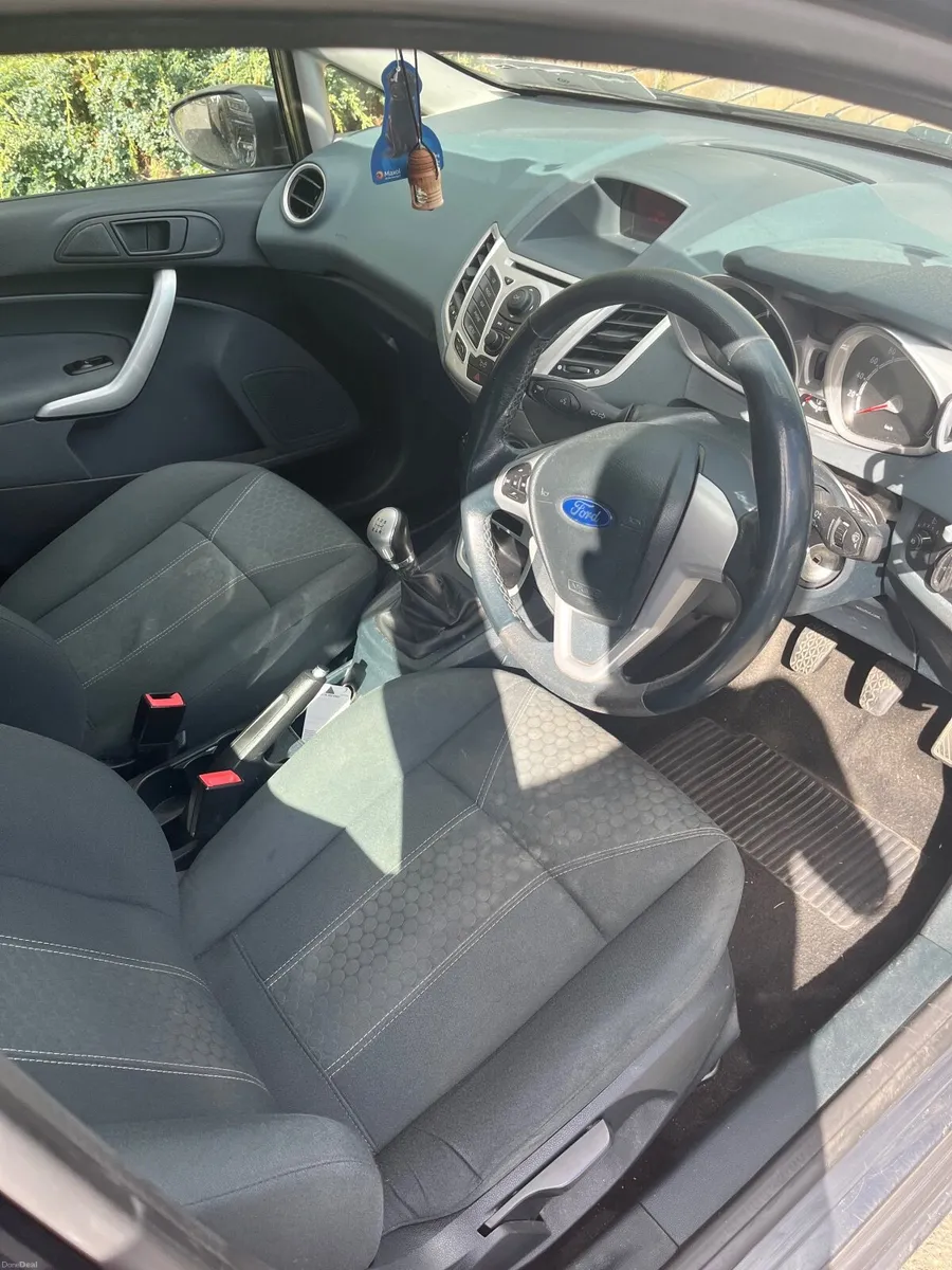 Ford Fiesta 2010 1.25l - Image 4