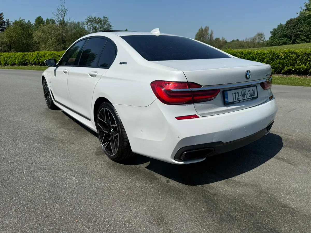 BMW 740E MSPORT 2.0 PETROL HYBRID AUTO 2017 - Image 4