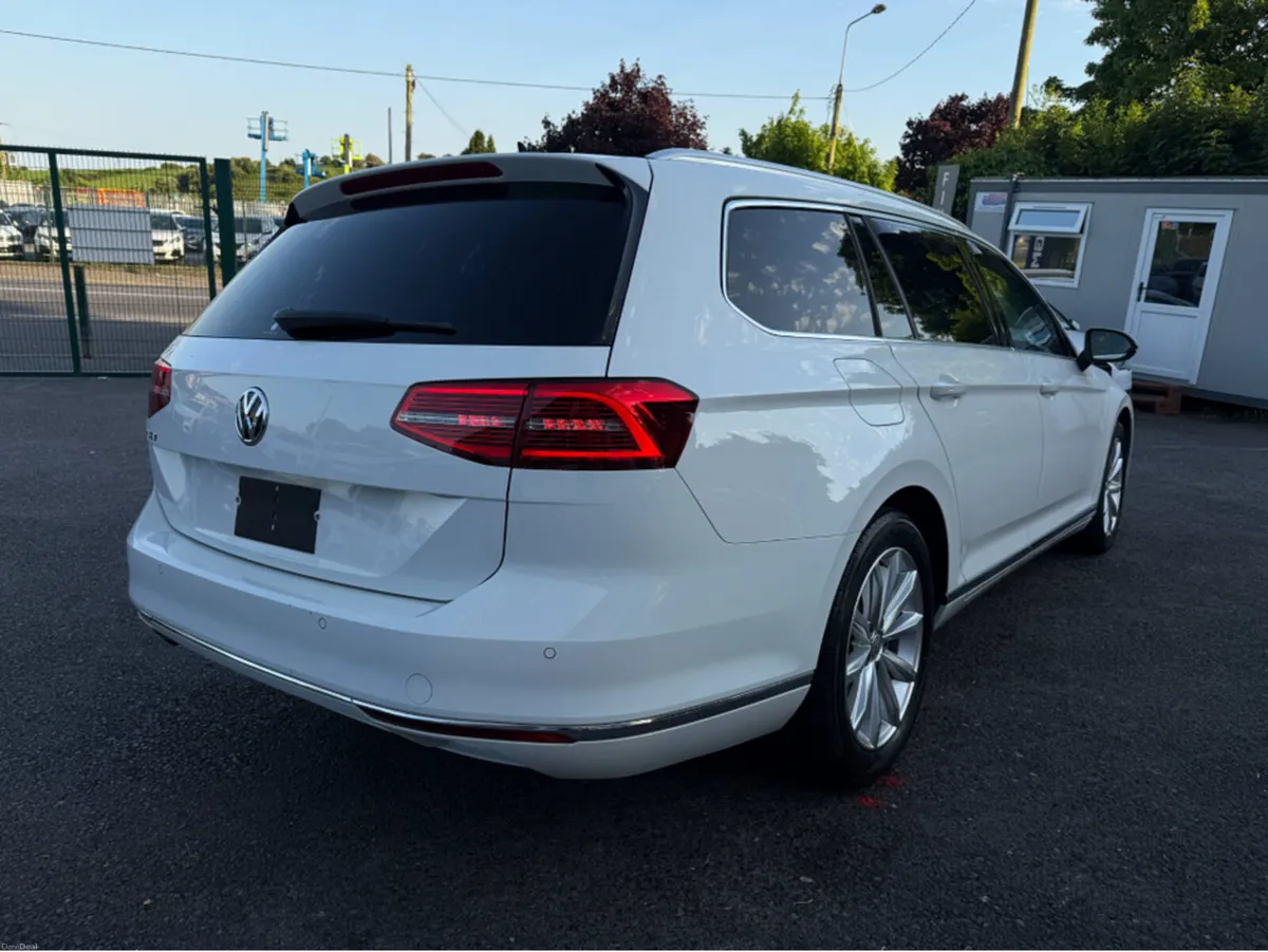 Volkswagen Passat ESTATE 2.0 TDI HI-LINE EDITION F - Image 6