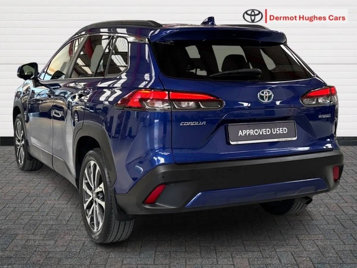 Toyota Corolla Cross LUNA SPORT 4DR A AUTO - Image 2