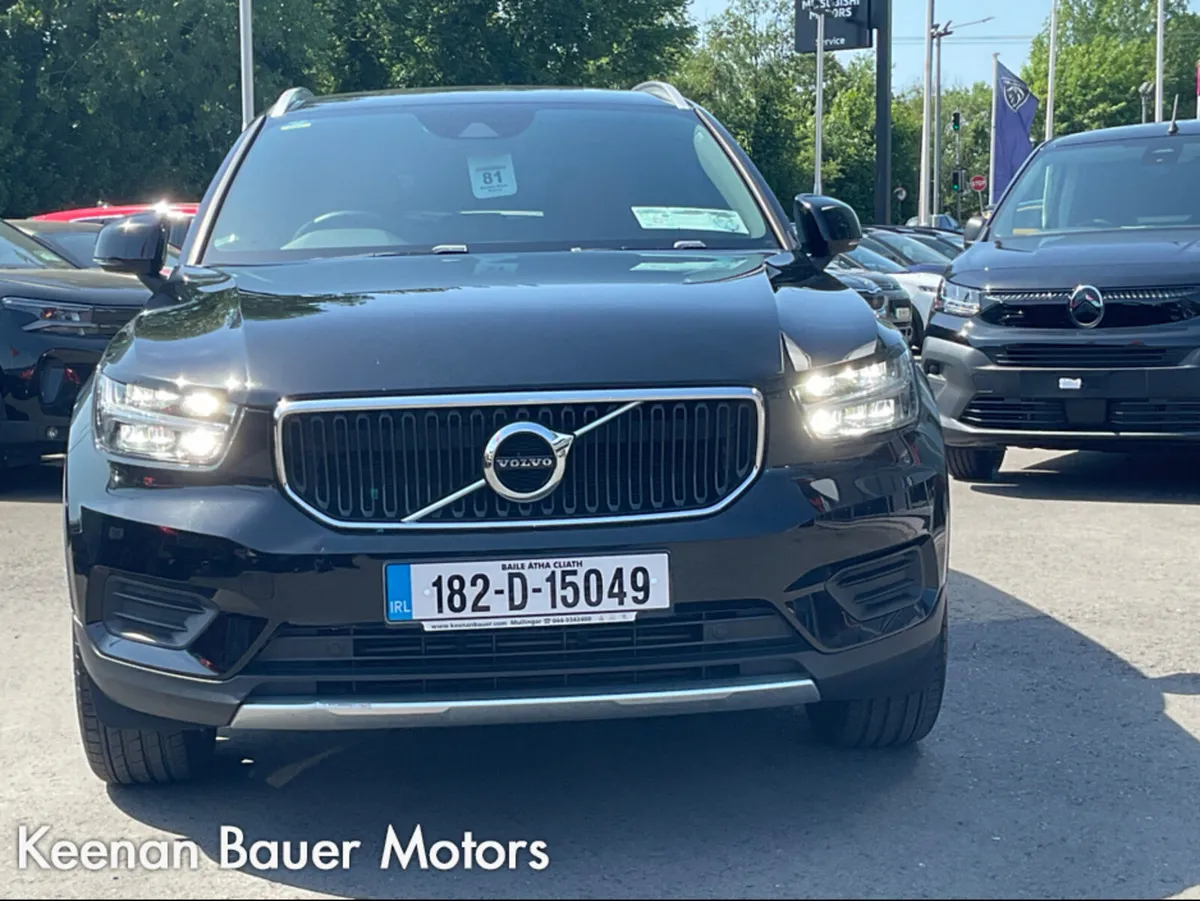 Volvo XC40 D4 AWD MOMENTUM AT 5DR AU AUTO - Image 2