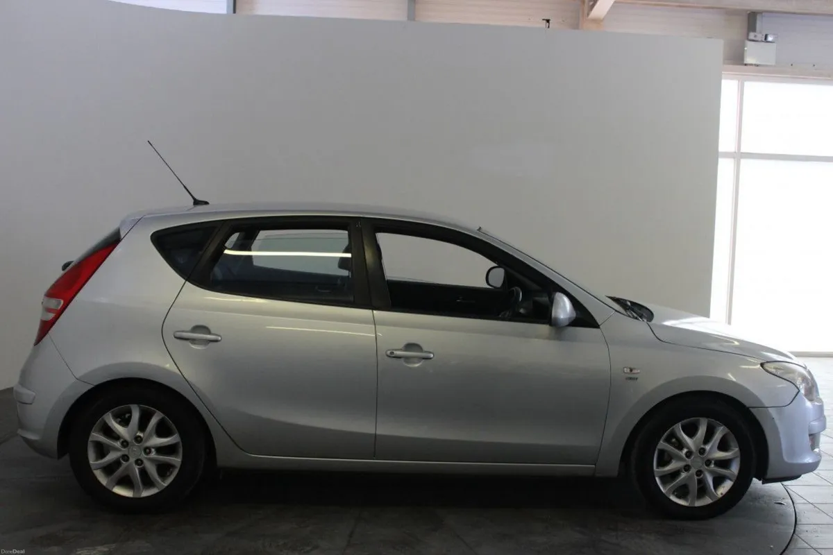 Hyundai i30 1.6 CRDi 90bhp Classic - Image 3
