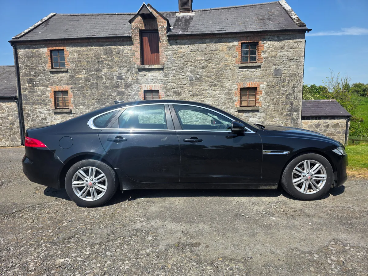 Jaguar XF 2016 - Image 4
