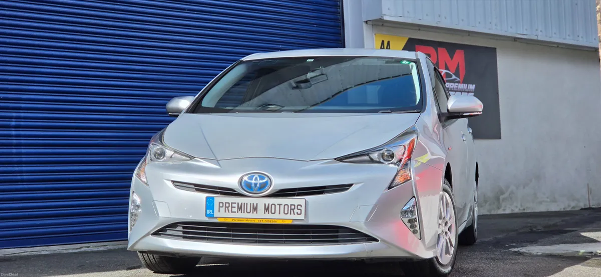 Toyota prius Hybrid taxi for rent - Image 2