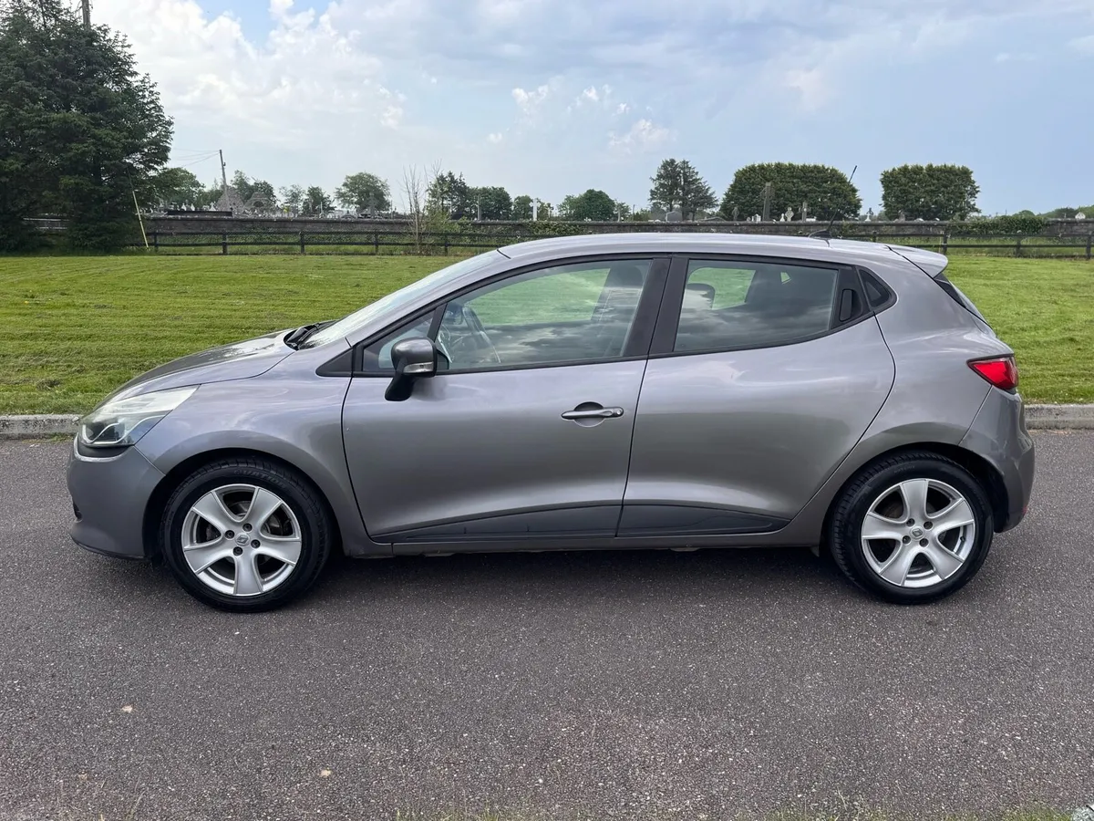2014 RENAULT CLIO PETROL - Image 4