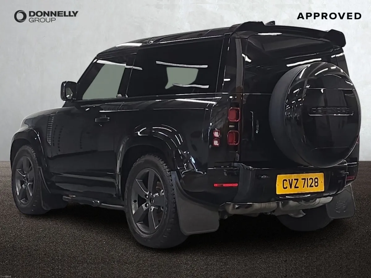 Land Rover Defender Diesel Estate X-Dynamic HSE - Image 2