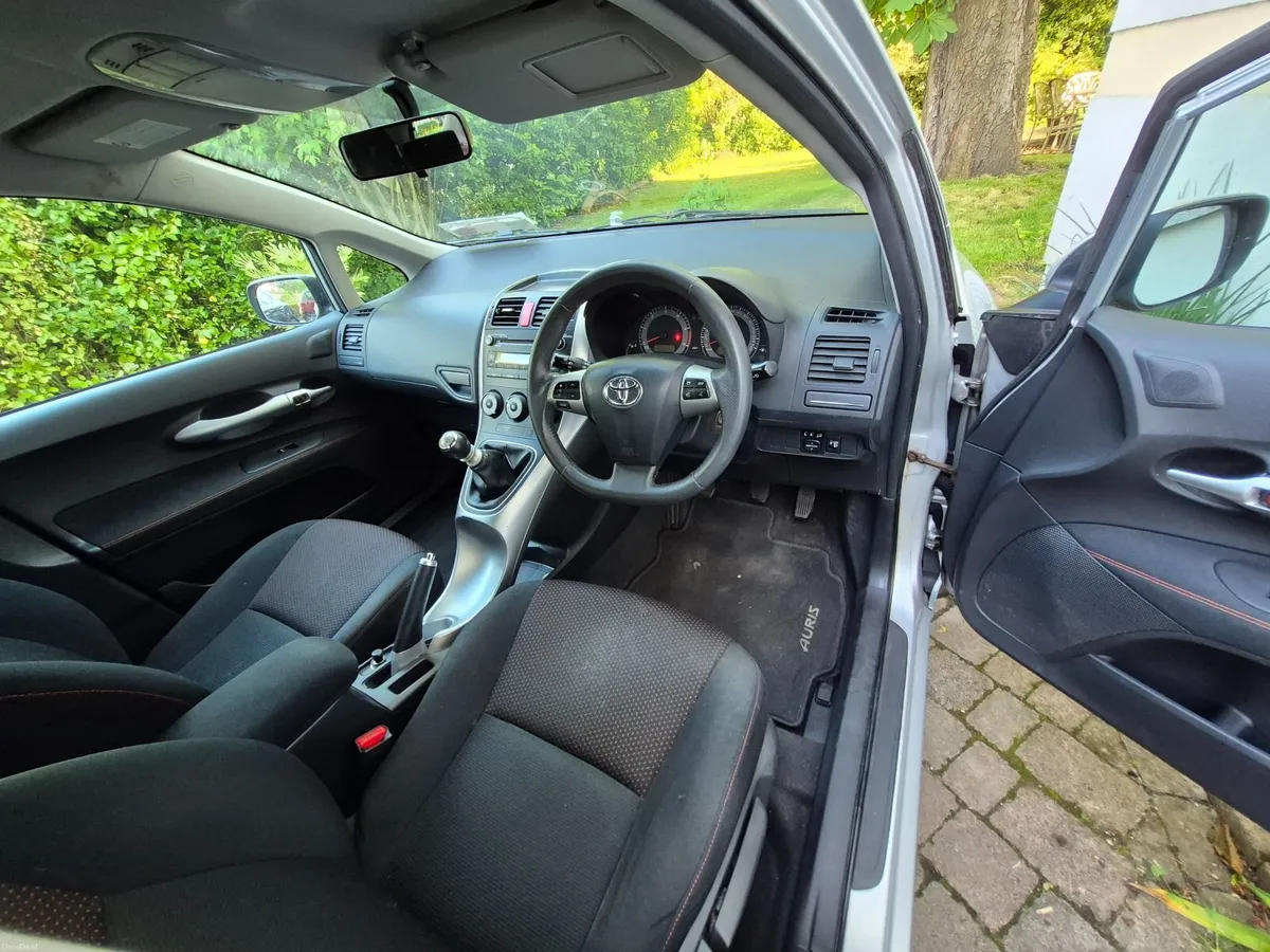 Toyota Auris 2012 Sport - Image 3