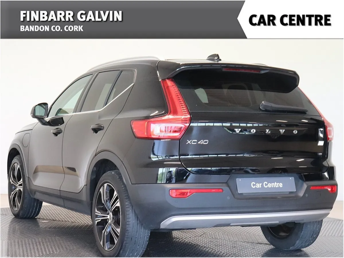 Volvo XC40 INSCRIPTION T4 RECHARGE AUTO - Image 2