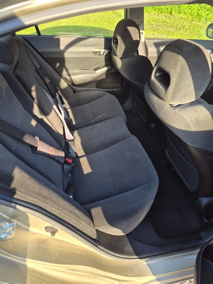 Honda Civic 2007 - Image 2
