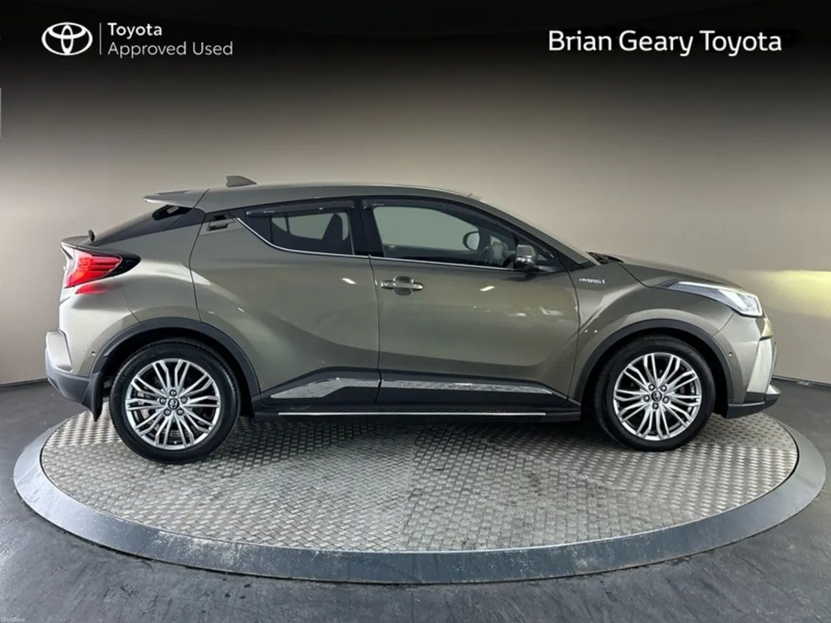 Toyota C-HR HYBRID SOL - Image 3
