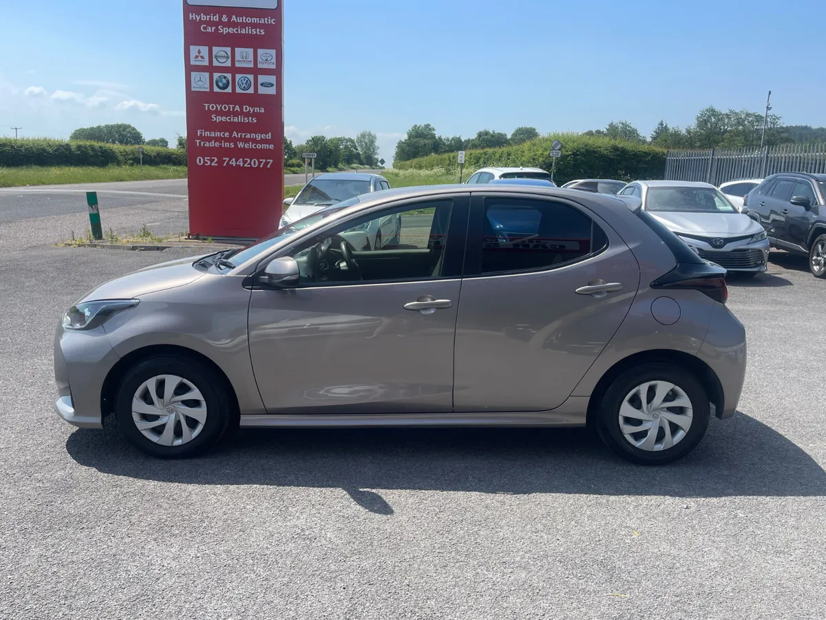2022-2 Toyota Yaris - Image 4