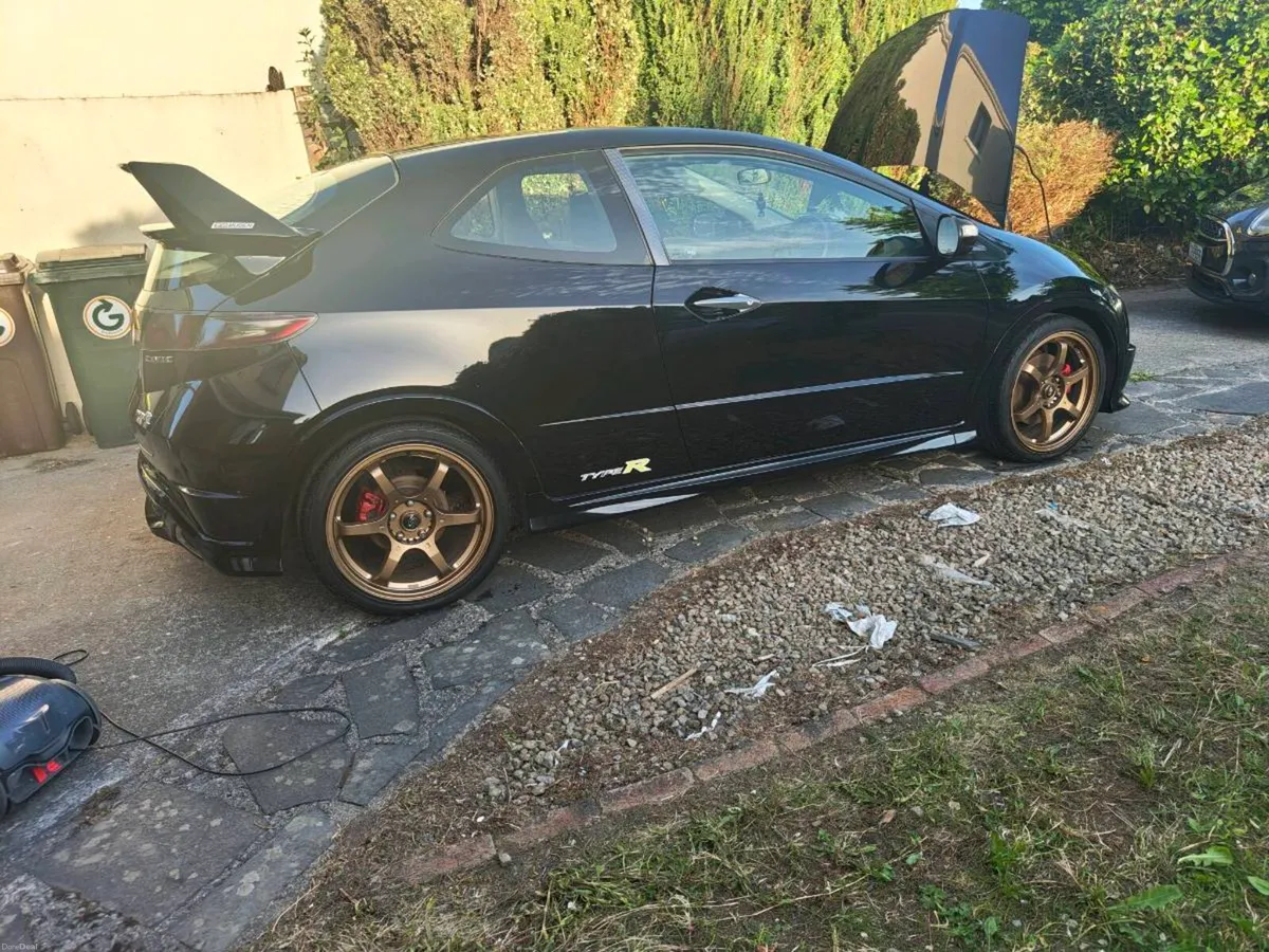 Civic type r gt fn2 savage spec - Image 2