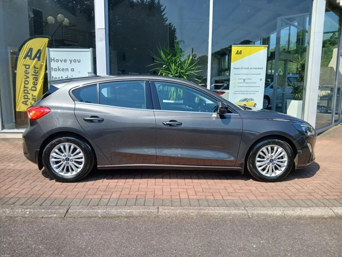 Ford Focus 1.5 Dsl 120PS Titanium, 1 Owner, Grey m - Image 3