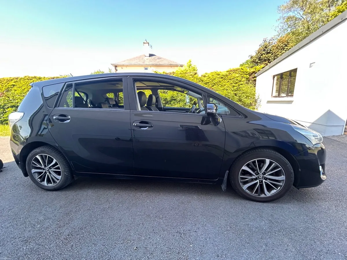 Toyota Verso 162 - Image 2