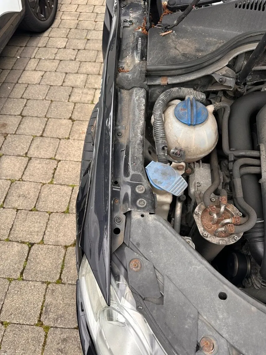 Volkswagen Passat 2008 - Image 2
