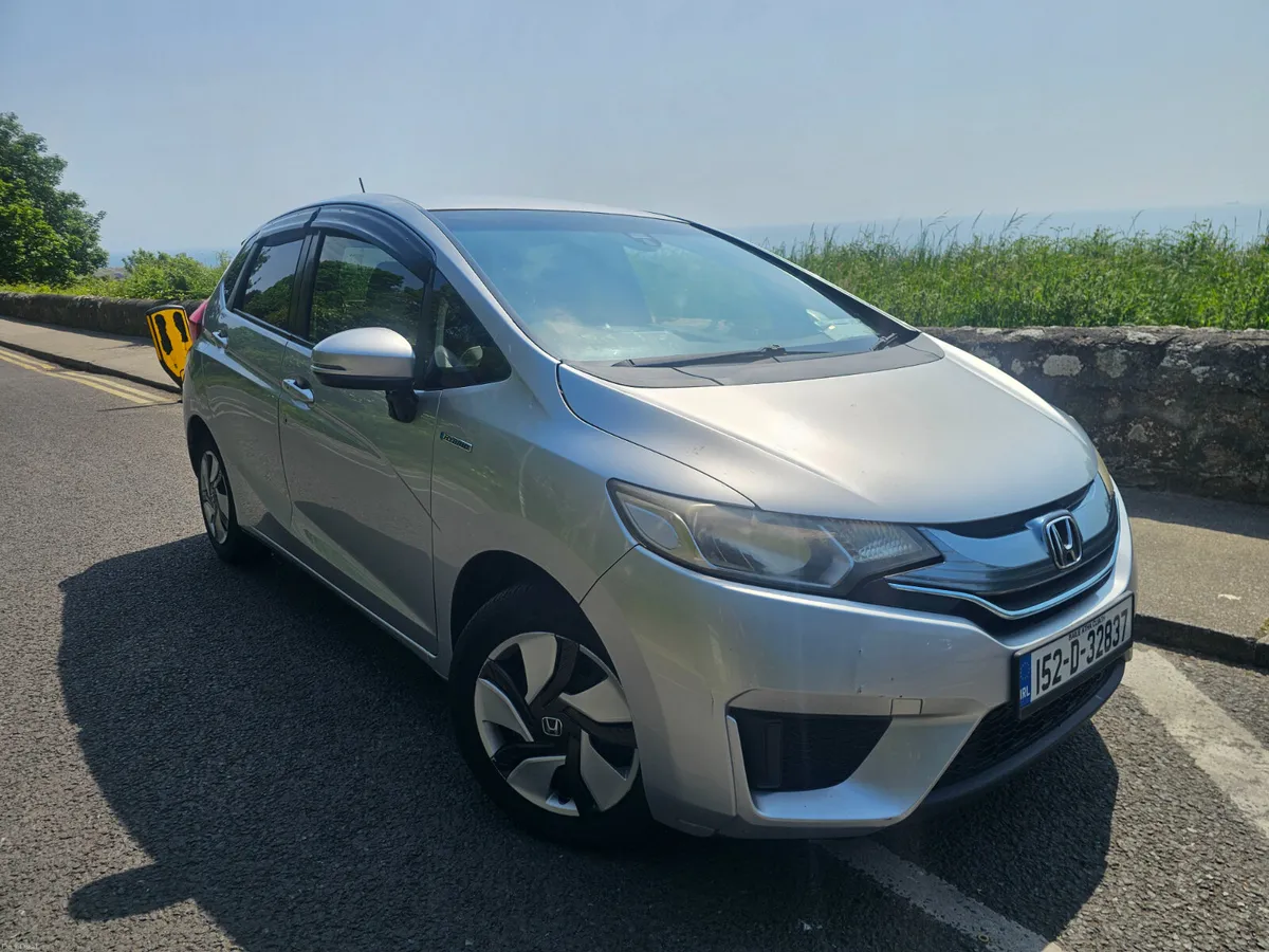 Honda Fit 2015 AUTOMATIC HYBRID - Image 1