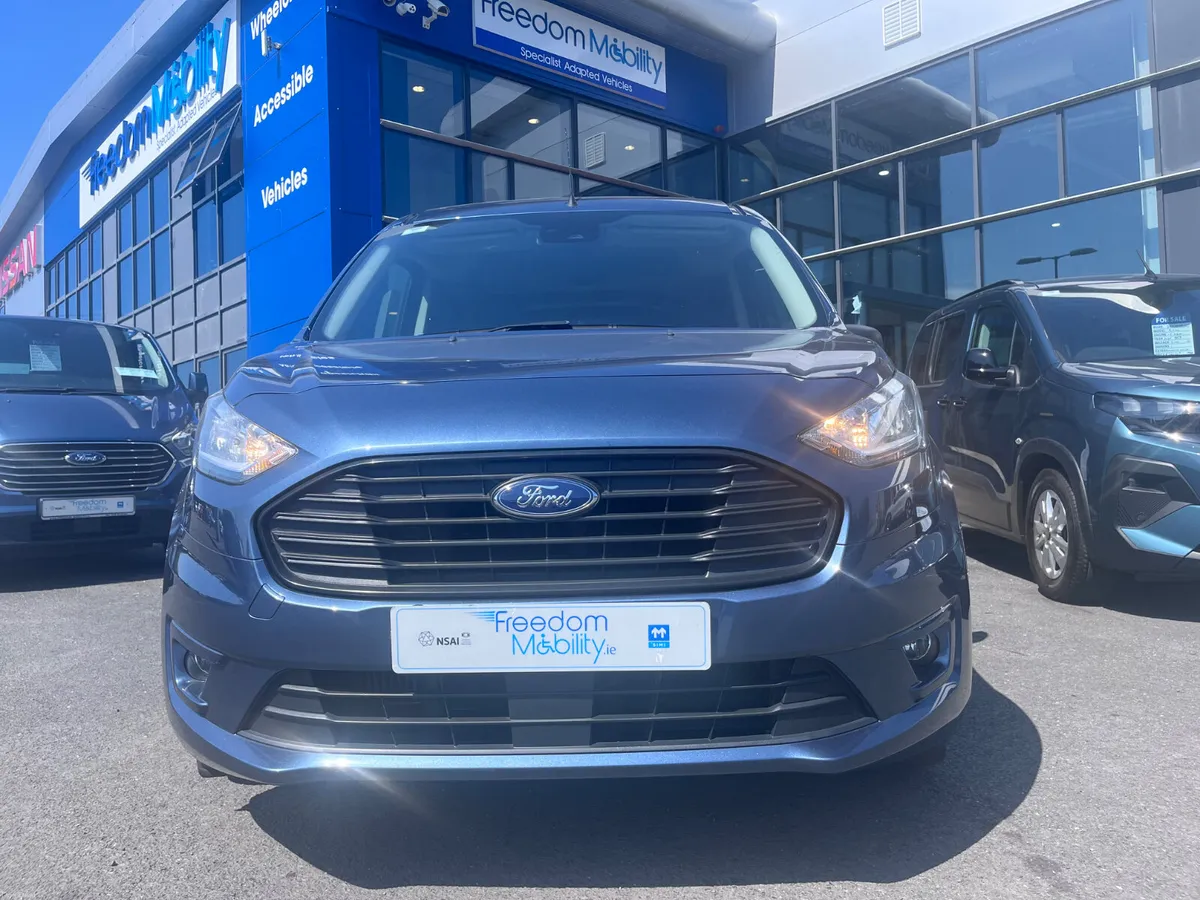 Ford Tourneo Connect 2021, Wheelchair Accessible - Image 2