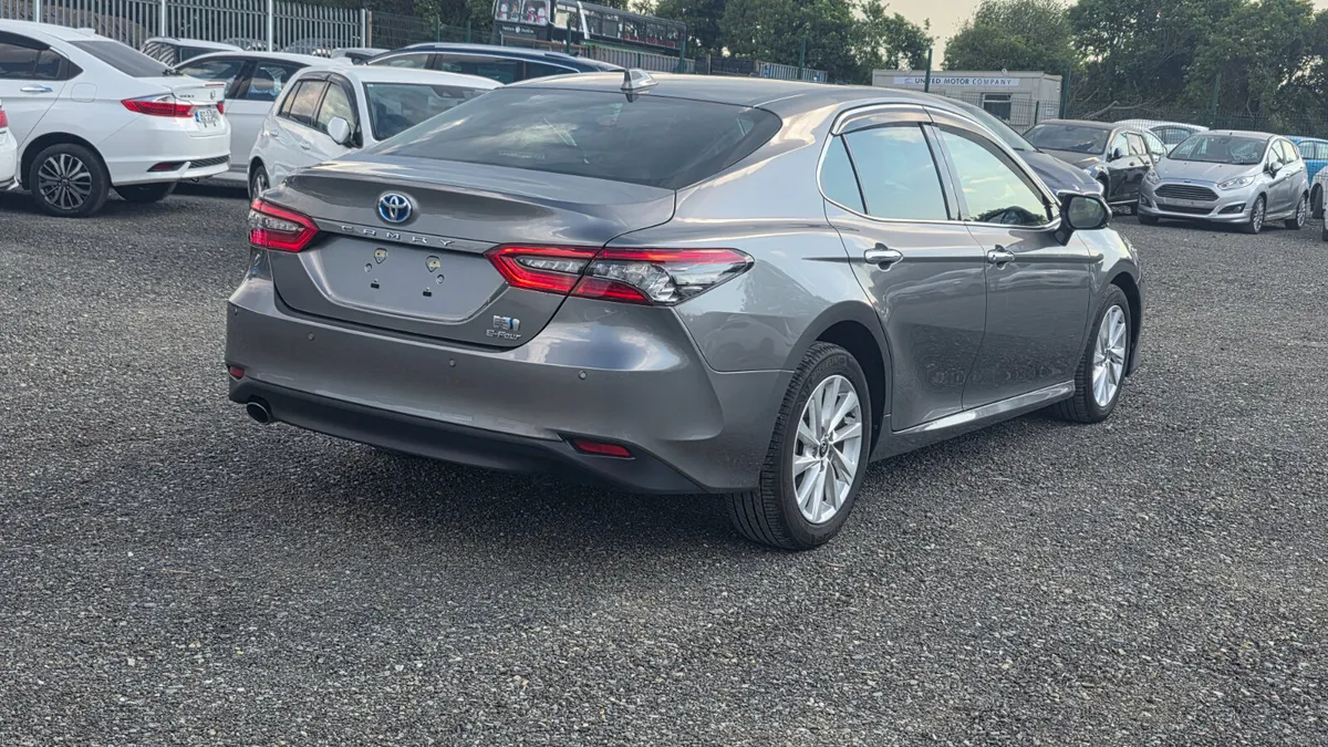 2023 Toyota Camry Hybrid | Sol G spec - Image 4