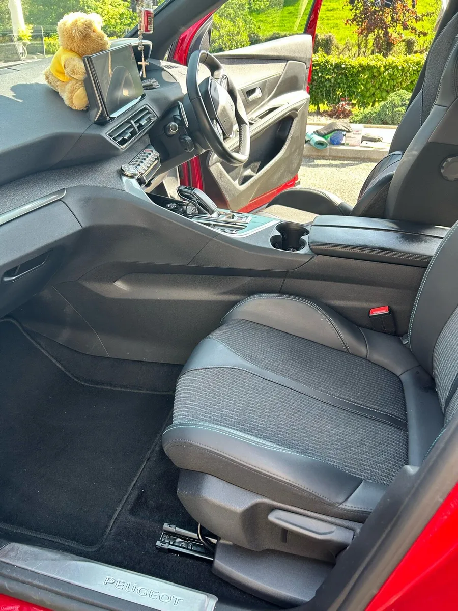 Car - Image 6