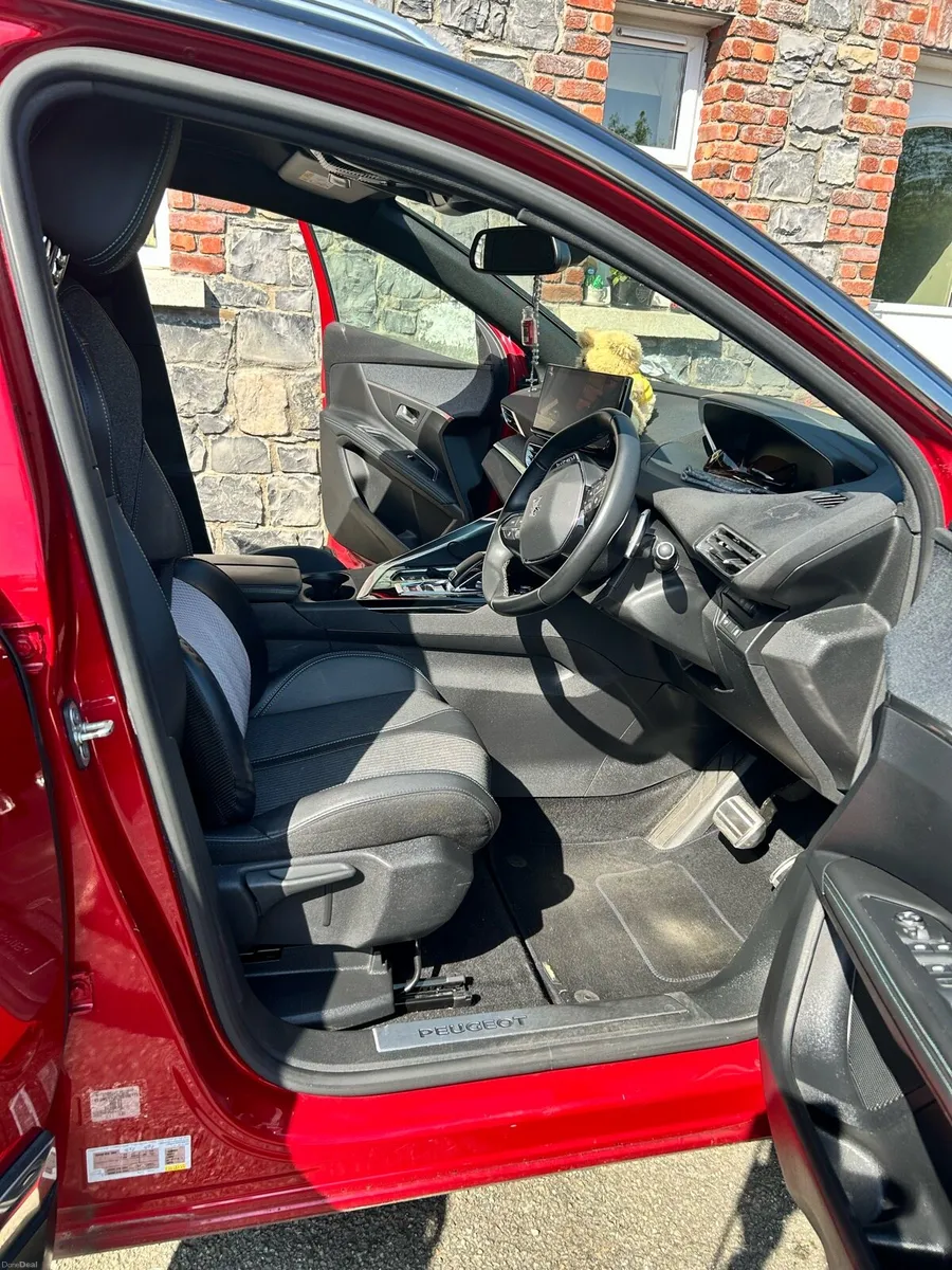 Car - Image 2