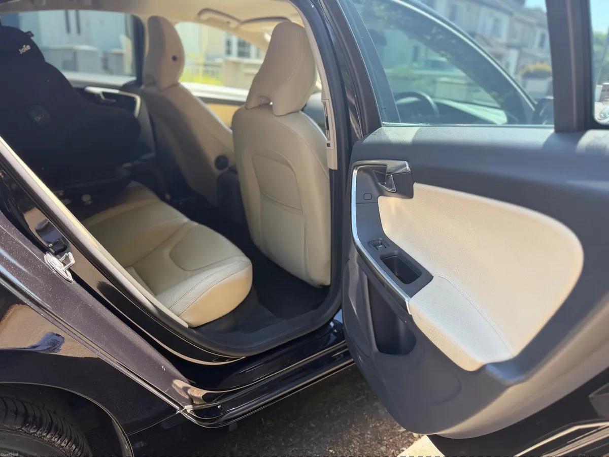 2013 Volvo S60 T4 Automatic – Leather & Heated Sea - Image 2