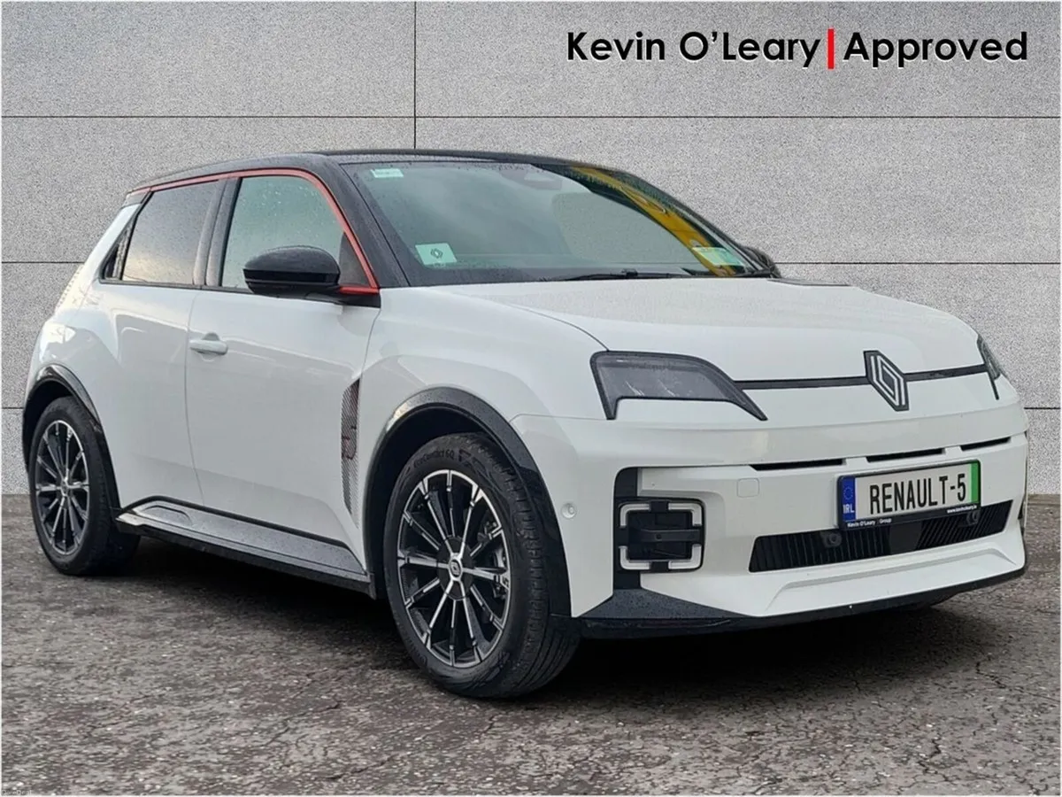 Renault 5 Iconic 52kWh 150hp - Image 1