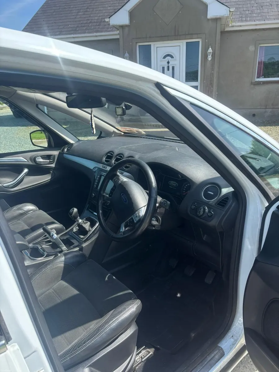 142 Ford S Max 7 Seater - Image 4