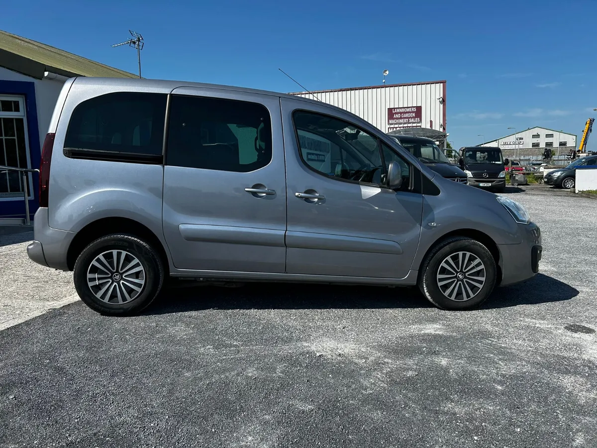 Wheelchair Car *Automatic* - Image 5