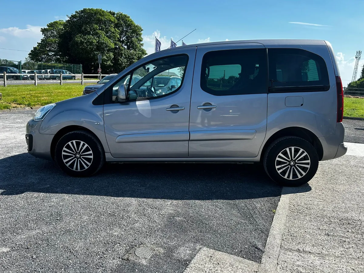 Wheelchair Car *Automatic* - Image 6