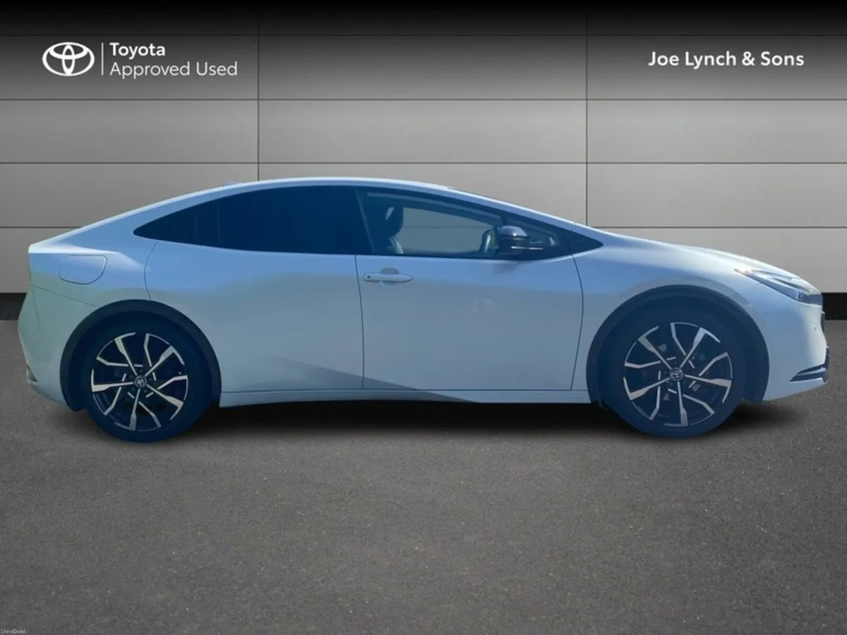 Toyota Prius PRIUS PLUG-IN HYBRID - Image 3