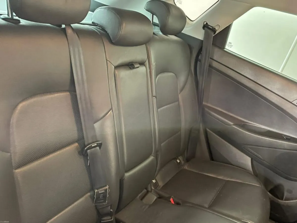 Hyundai Tucson IX35 EXECUTIVE PLUS 5DR - Image 4