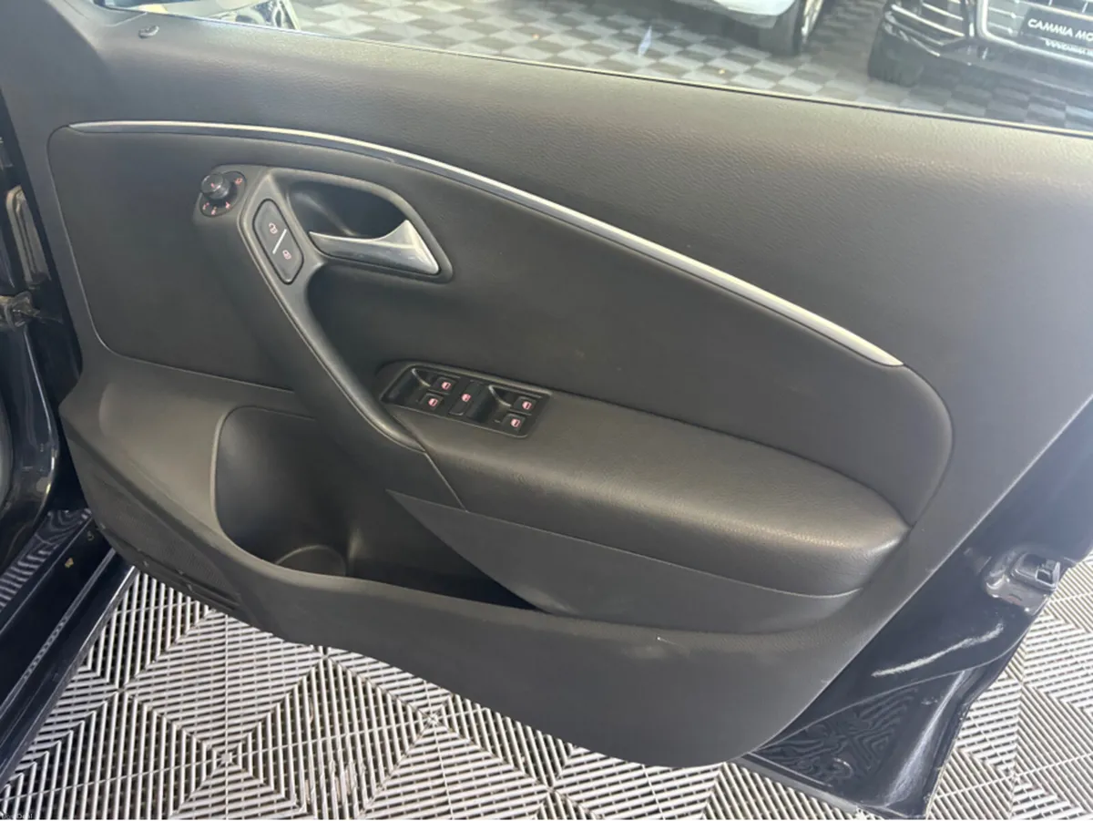 Volkswagen Polo VOLKSWAGEN POLO 1.2 TSI AUTO*REVER - Image 6