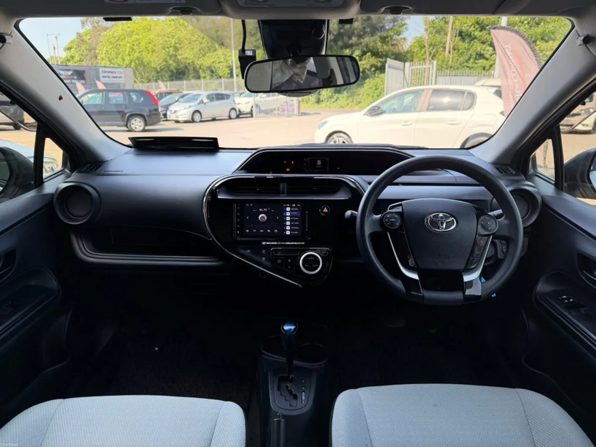 Toyota Aqua 1.5 HYBRID AUTO 5DR LOW KMS - Image 4
