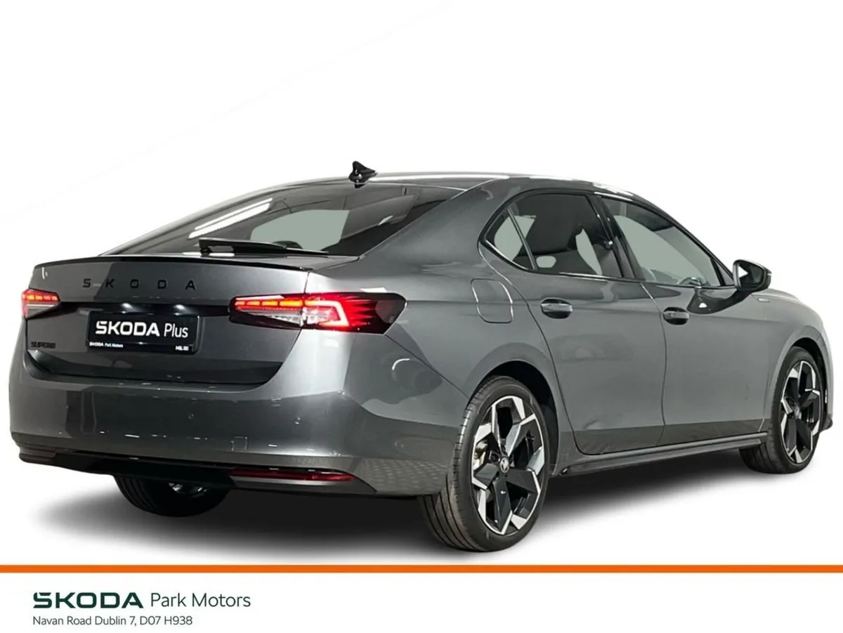Skoda Superb Sportline DSG 2.0 TDI 150BHP - Revers - Image 3