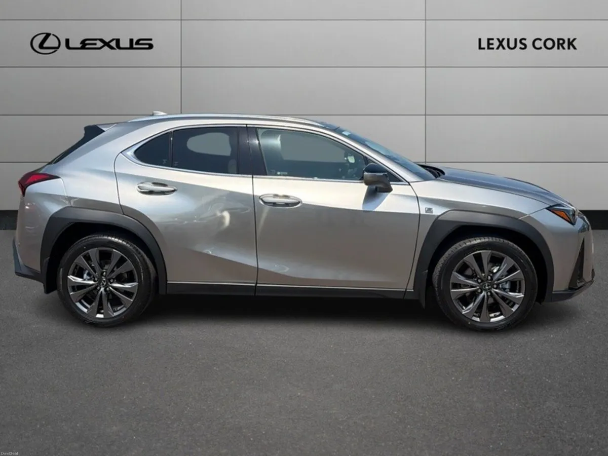 Lexus UX UX300H F SPORT DESIGN - Image 4