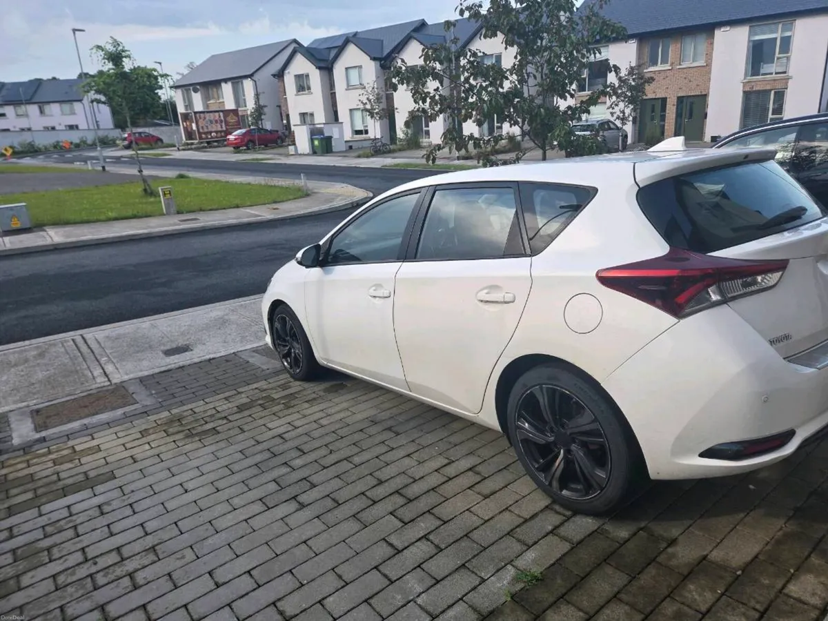 Toyota Auris - Image 3