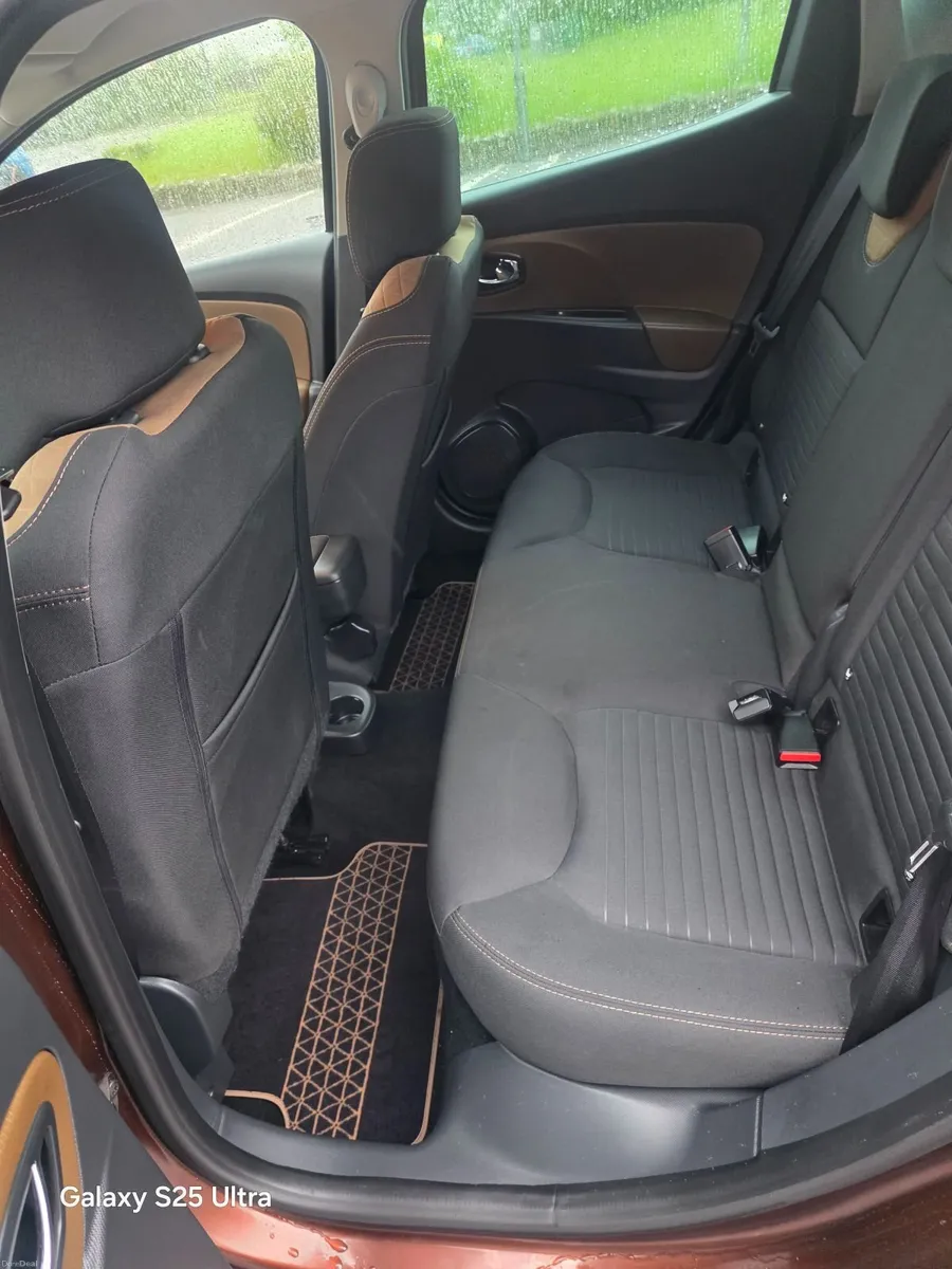 Very low mileage Renault Clio Lutecia - Image 2