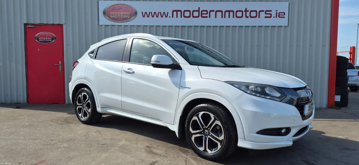 Honda Vezel hybrid/petrol 1.5jeep high spec low km - Image 2